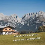 Zu Hollenau Apartman