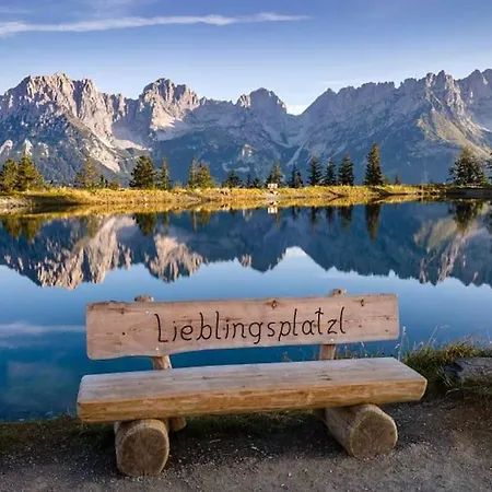 Zu Hollenau